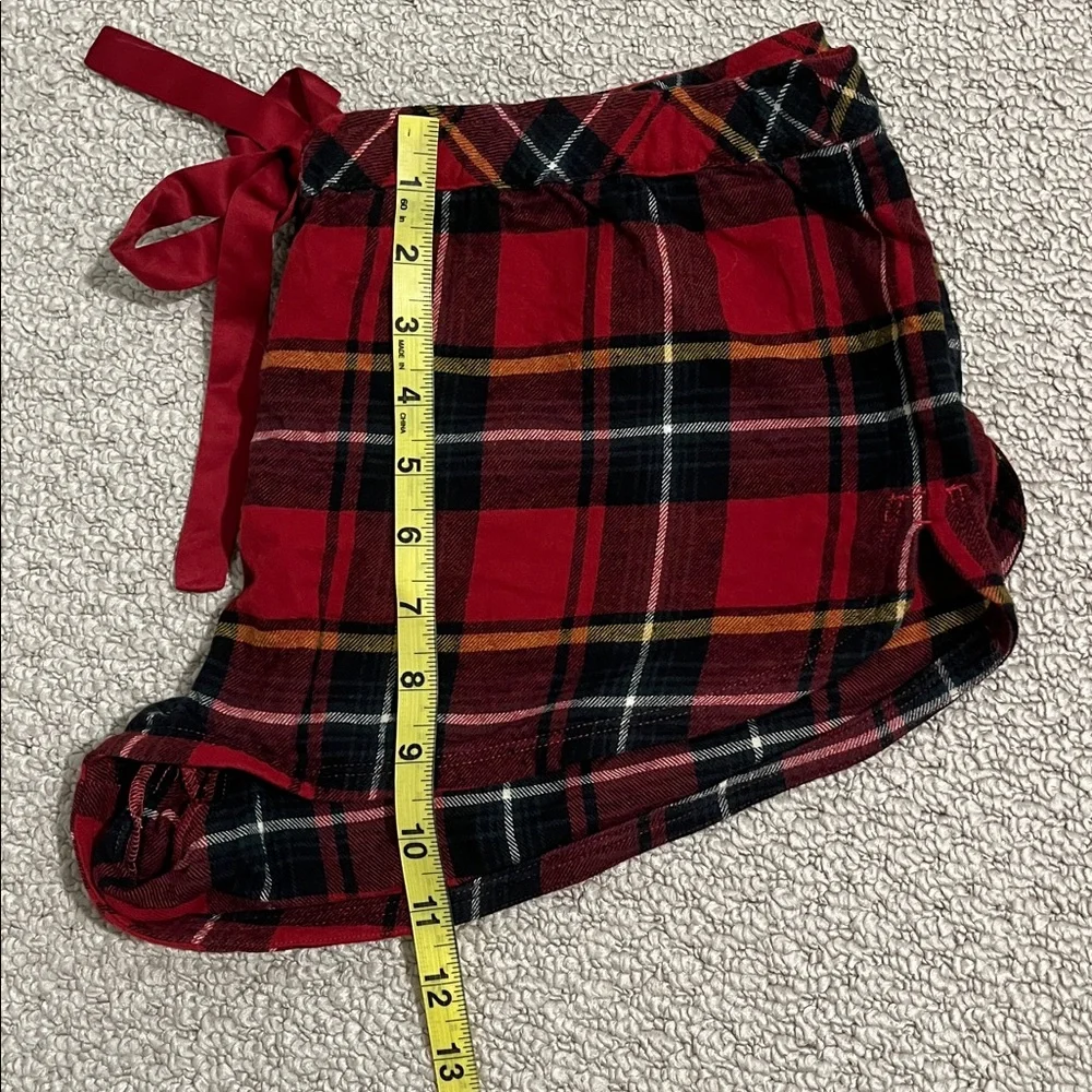 Skims Flannel Micro Sleep Shorts - Picture 15 of 15